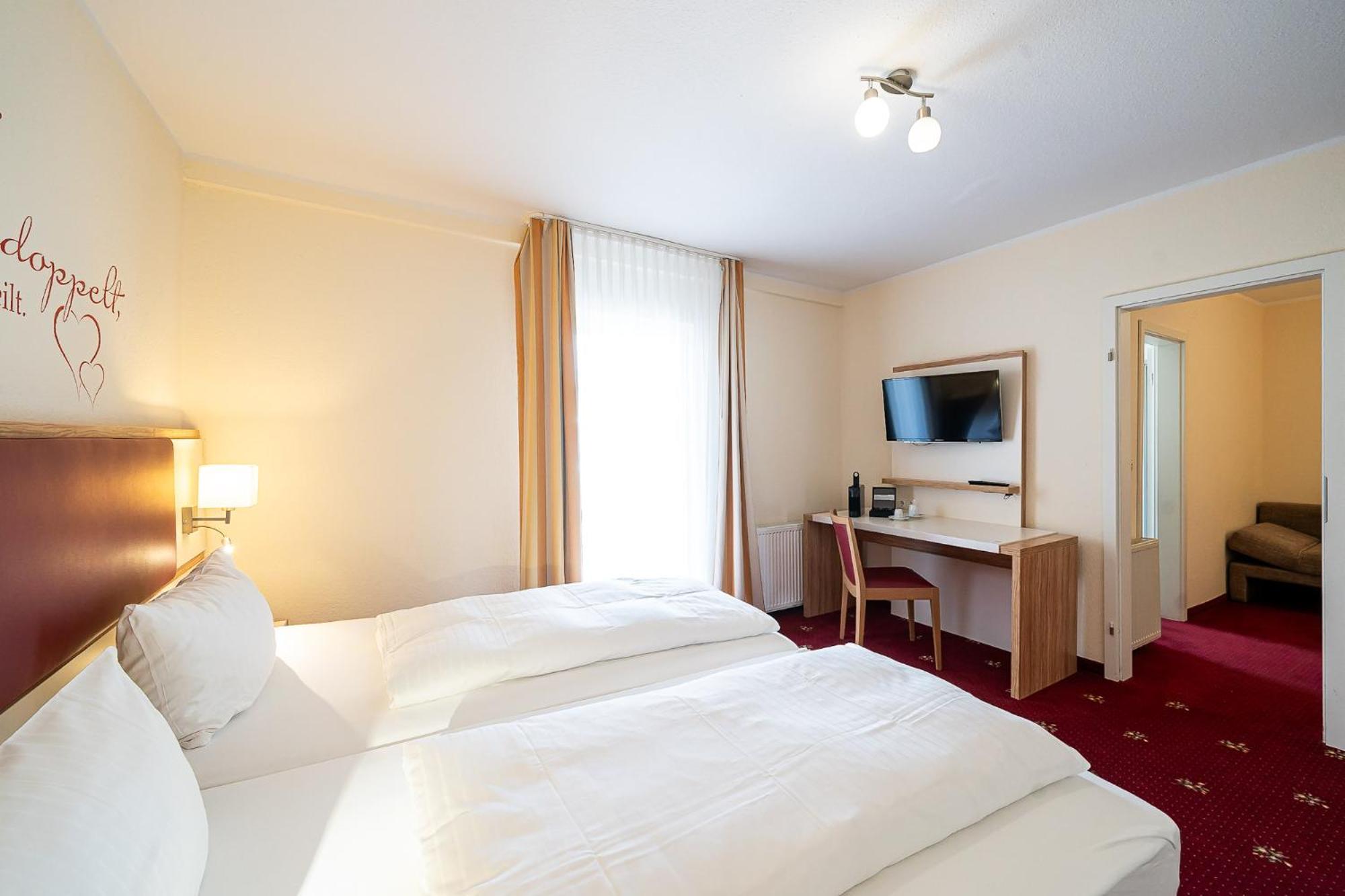 Sleepbeeone Wilhelmshaven Hotel Exterior photo